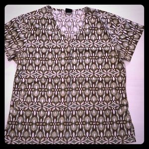 Medgear women’s scrub top medium